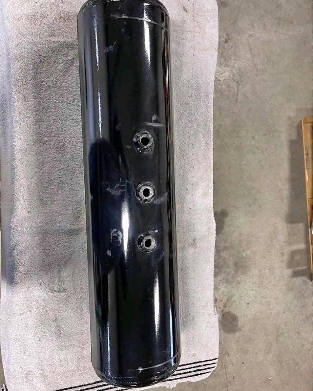 1751284943152 Peterbilt air tank - Image 1