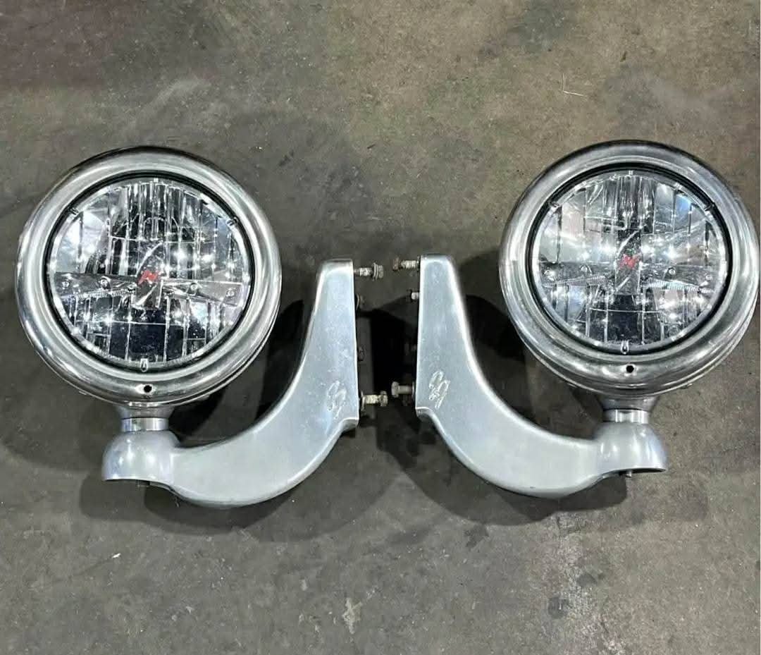 FB_IMG_1751219967697 Headlights - Image 1