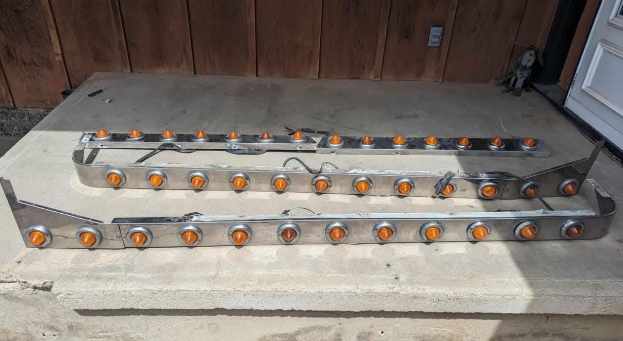 FB_IMG_1751220588515 Lights - Image 1