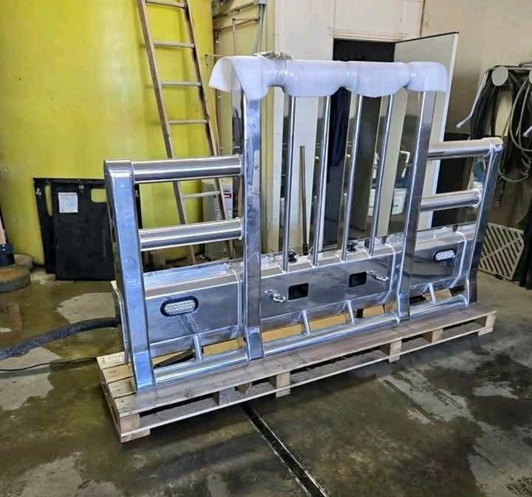 Screenshot_20250630-114457_Facebook Peterbilt bumper - Image 1